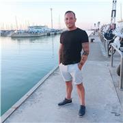 Diploma in Amministrazione finanza e Marketing, Iscritto al corso di laurea in Servizi Giuridici di impresa e consulente del lavor